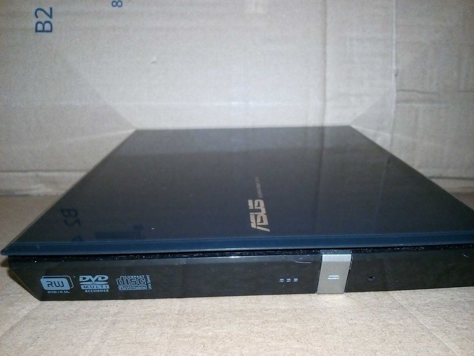USB-привод внешний для записи и чтения DVD-ROM 8x (ASUS SDRW-08D1S-U)