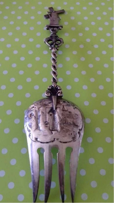 Garfo grande, de bolos