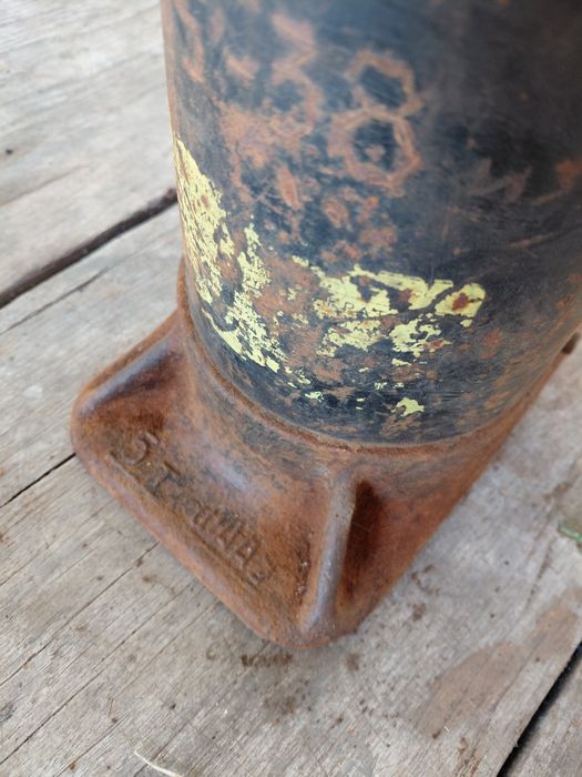 Продам домкрат 5 т