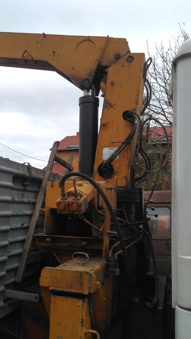 Продам дешево хороший кран маніпулятор MAN