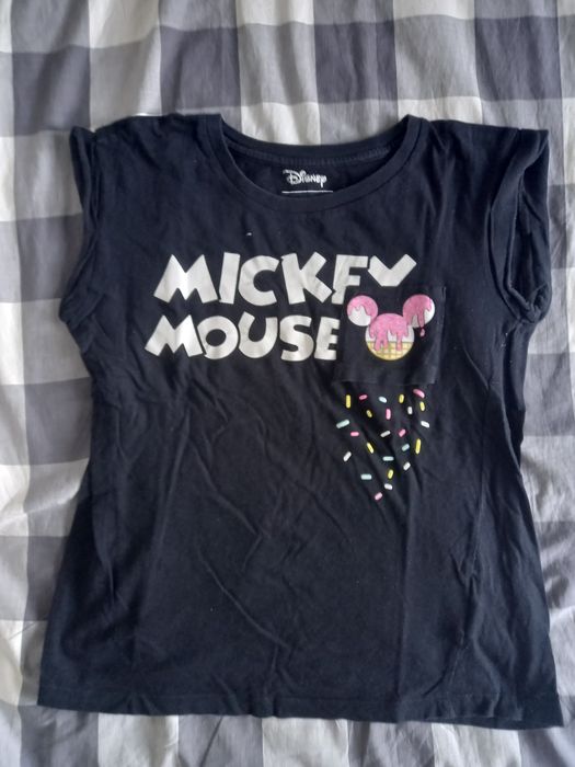 T-shirt z kieszonką do góry nogami