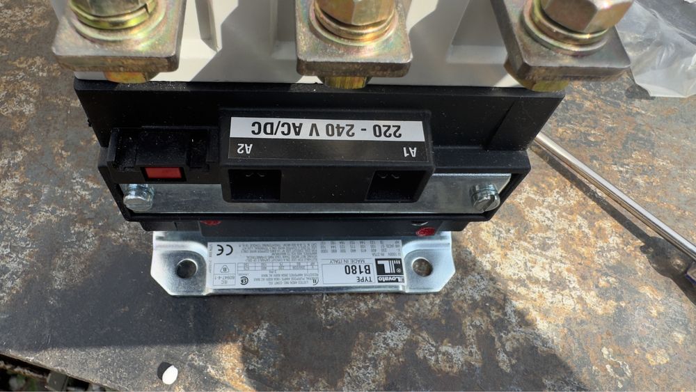 Контакторы Lovato, концевики