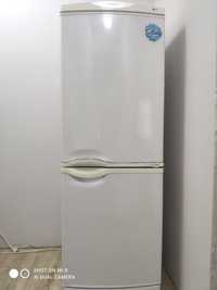 Продается холодильник  LG