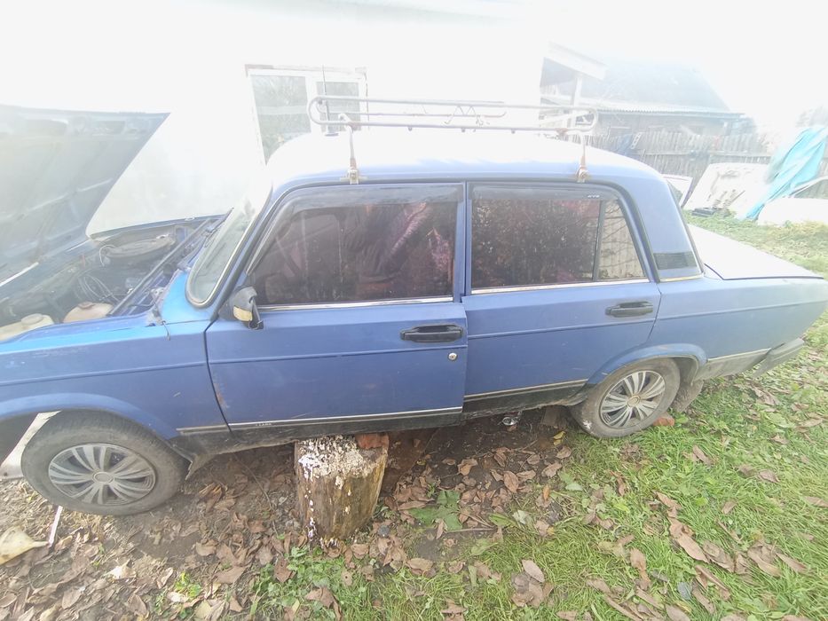 Розбираю ваз 2107 є капот двері багажник та багато інших запчастин