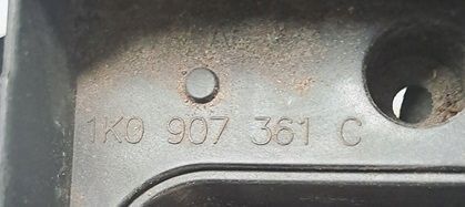 VW CADDY 2K TOURAN 10-15R PODSTAWA SKRZYNKI BEZPIECZNIKÓW 1K0907361C