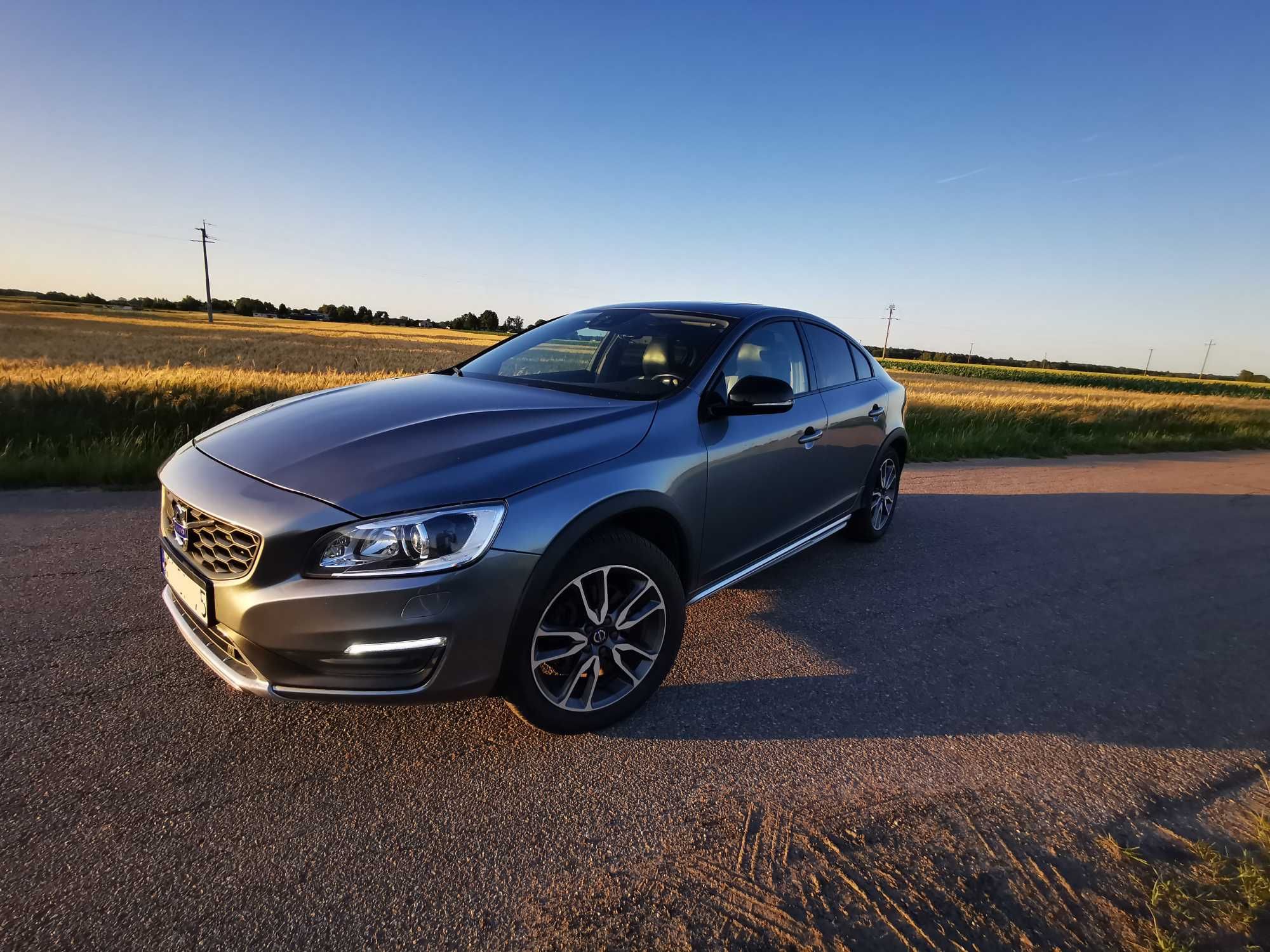 Volvo S60 Cross Country AWD Platinum 68tys km T5 Inscription