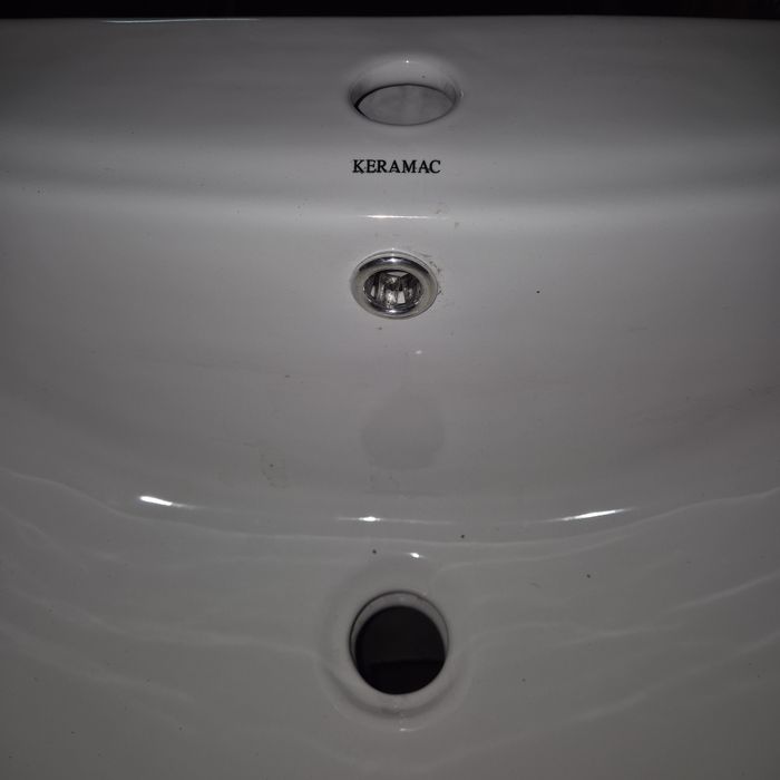 Раковина на ніжчі