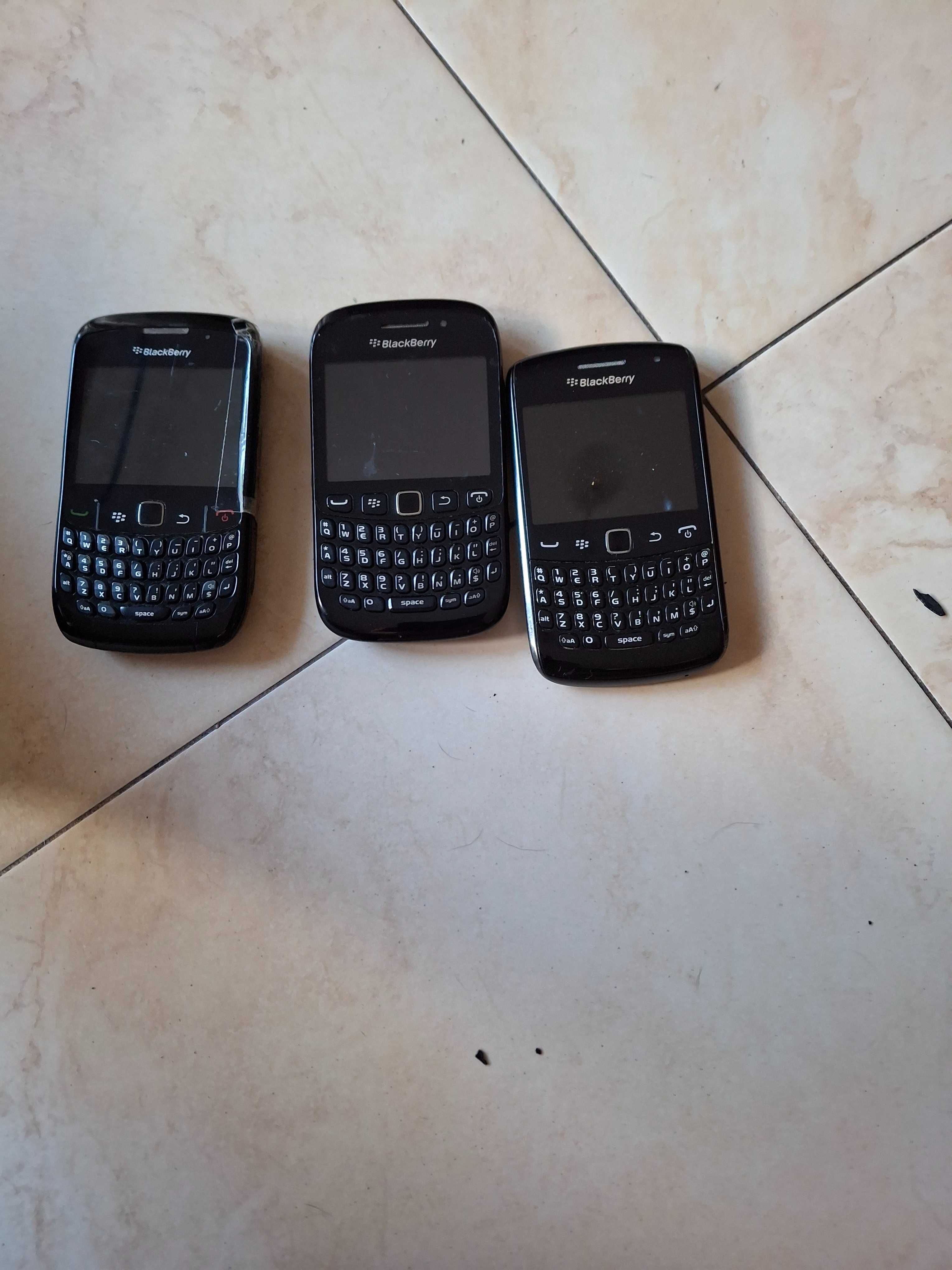 Telemóveis antigos e acessorios