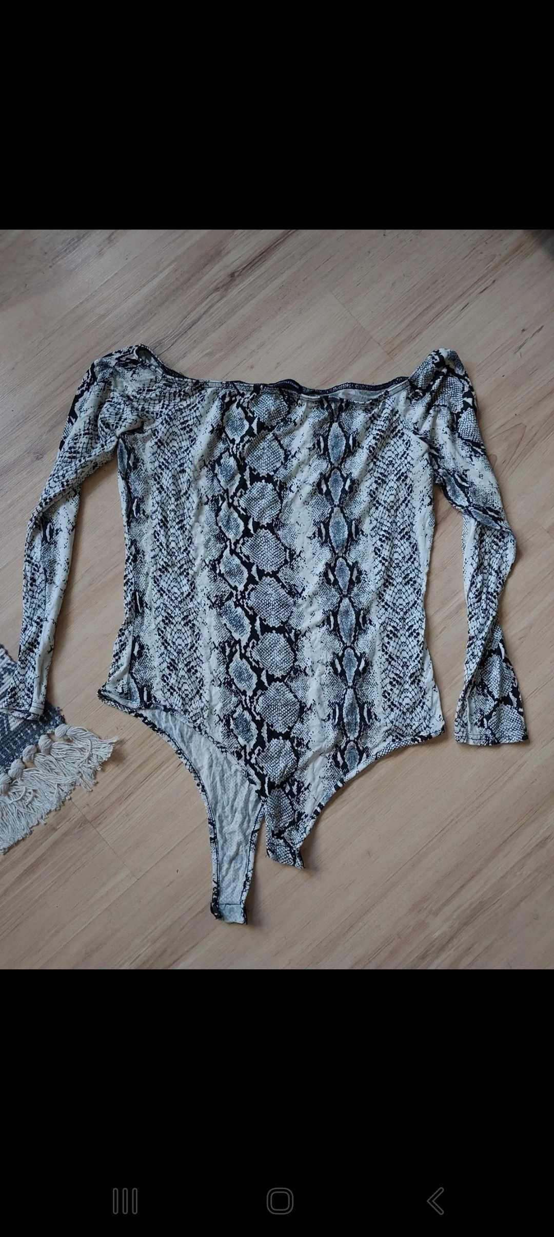 Body z wiskozy wężowy wzór