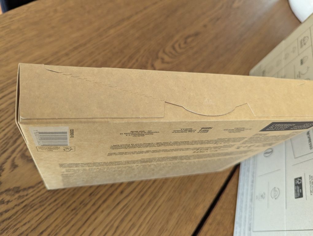 Máquina de café Nespresso Vertuo Next (NOVA) +12 capsulas