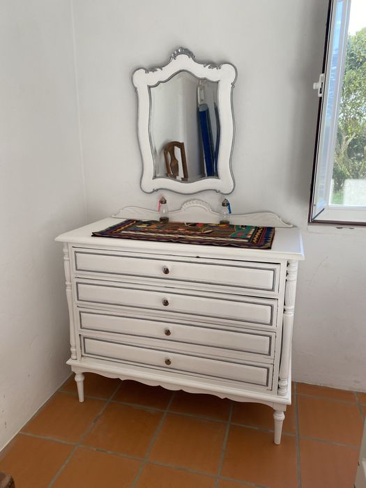 Comoda vintage com espelho