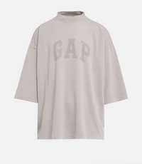Koszulka oversize Yeezy x Gap zaprojektowana przez balenciaga