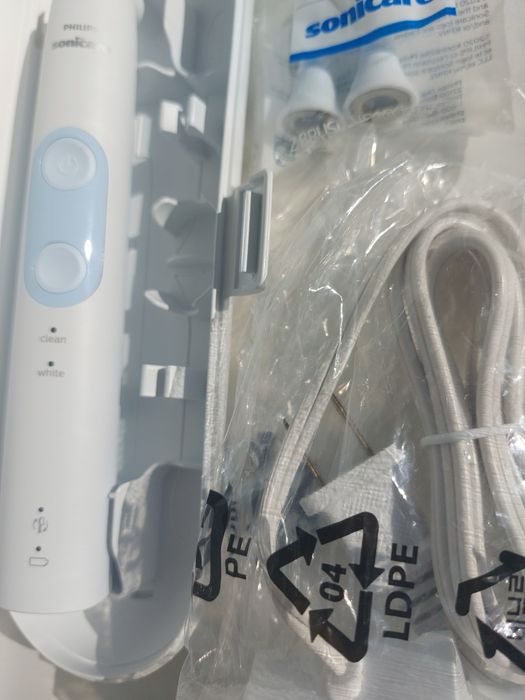 Зубна щітка philips 4500