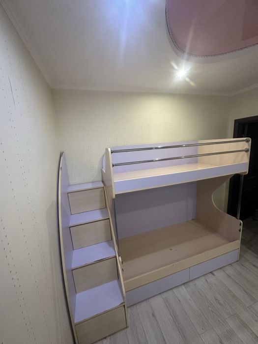 Продам двоярусне ліжко