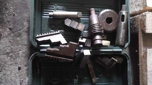 klucze i narzędzia w walizce metabo