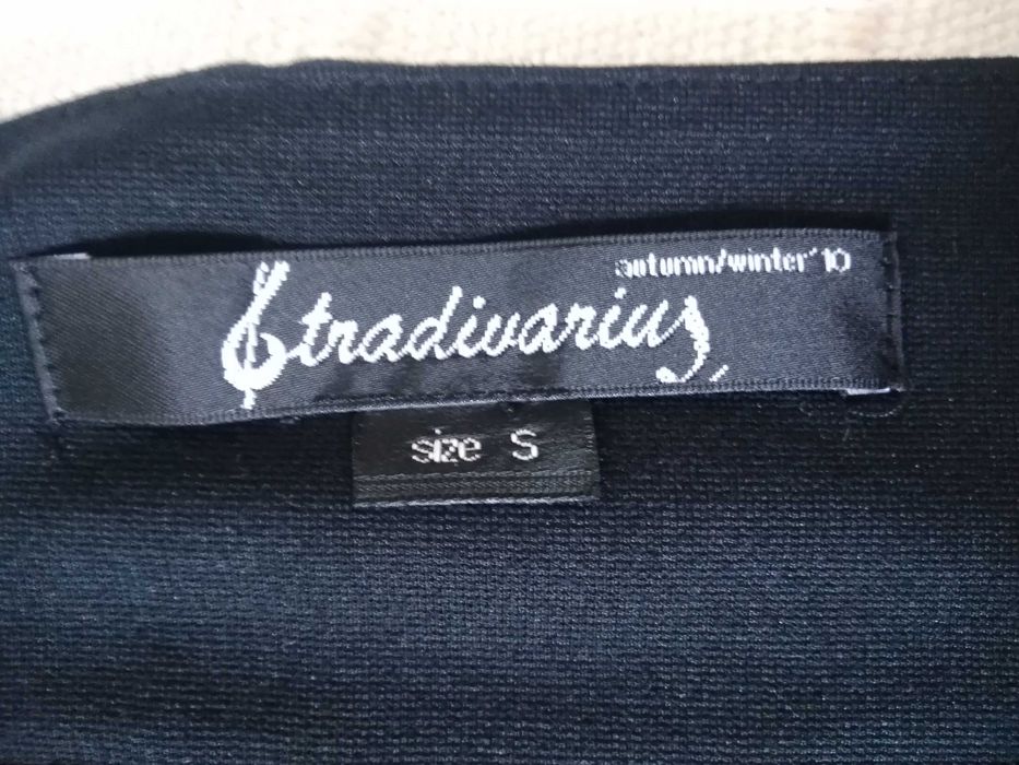 Mini Saia Negra Stradivarius S