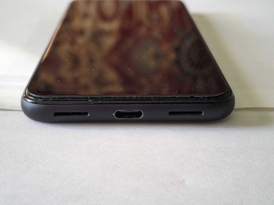 Google Pixel 4 6/64. Идеальное состояние + чехол!