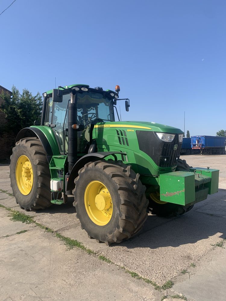 John Deere 6195M