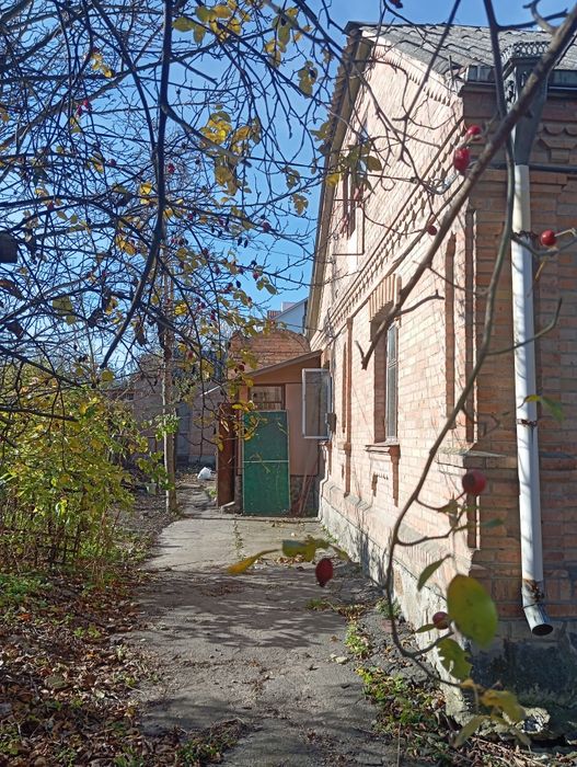 Продам частичну будинку р-н Загреблі