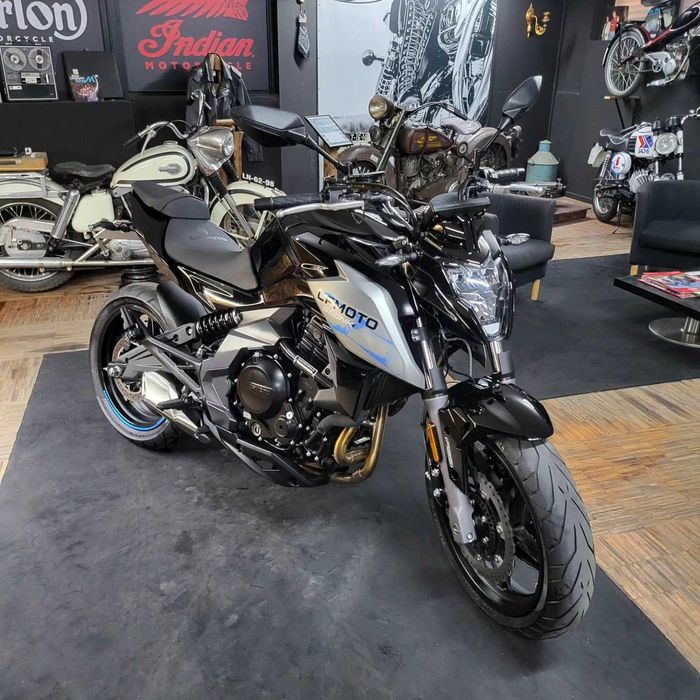 CF Moto NK 650 / 2025