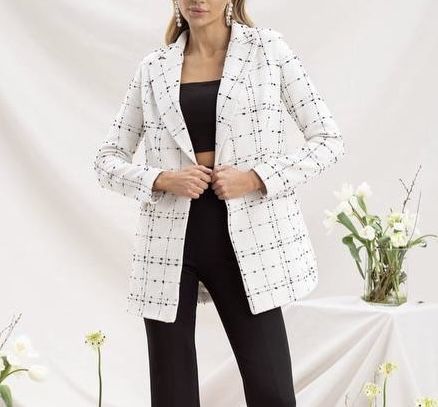 Піджак білого кольору з чорною клітинкою XL