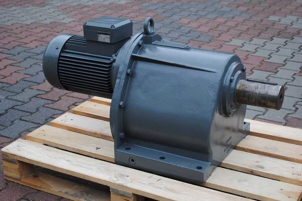 Motoreduktor 7.5kw. 19obr./min.. Firmy BAUER