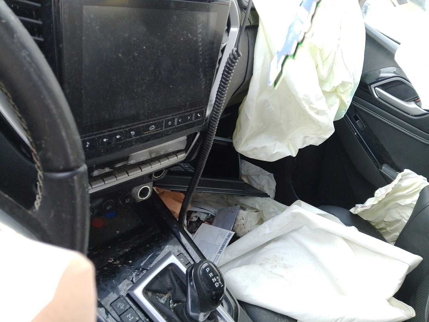 Isuzu D-Max 1.9 EXT. CAB AUT. 6 Samochód ciężarowy, uszkodzony,