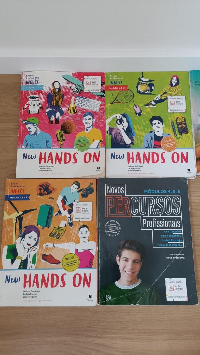 Livros escolares-Ensino profissional, matemática inglês e português