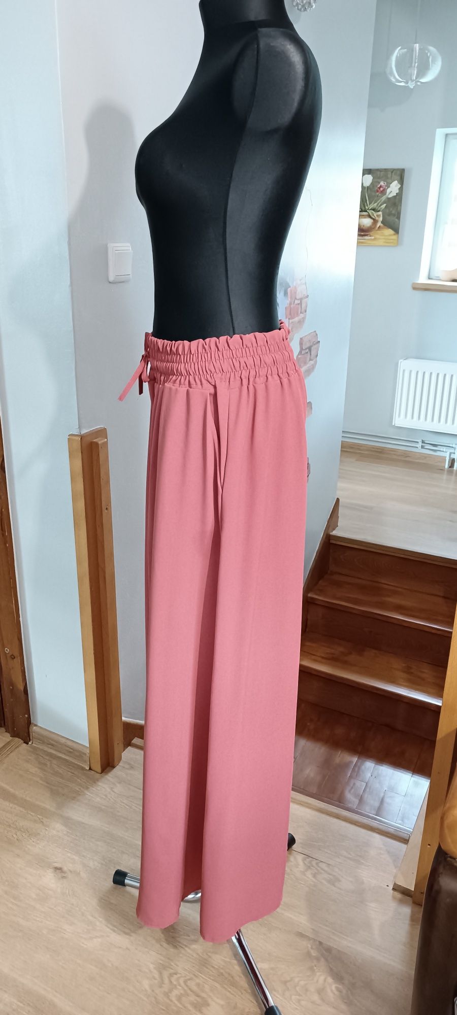 Damskie spodnie typu culotte z szerokimi nogawkami R. M-2XL Nowe