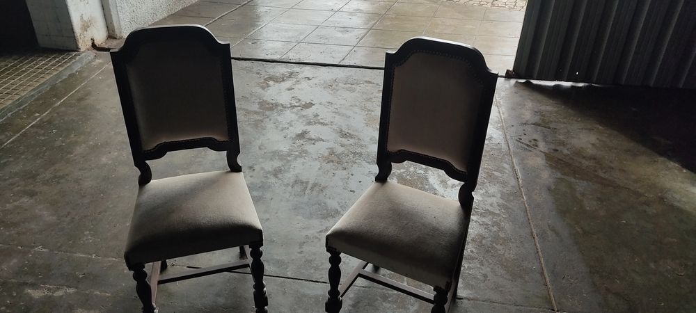 2 cadeiras beges vintage