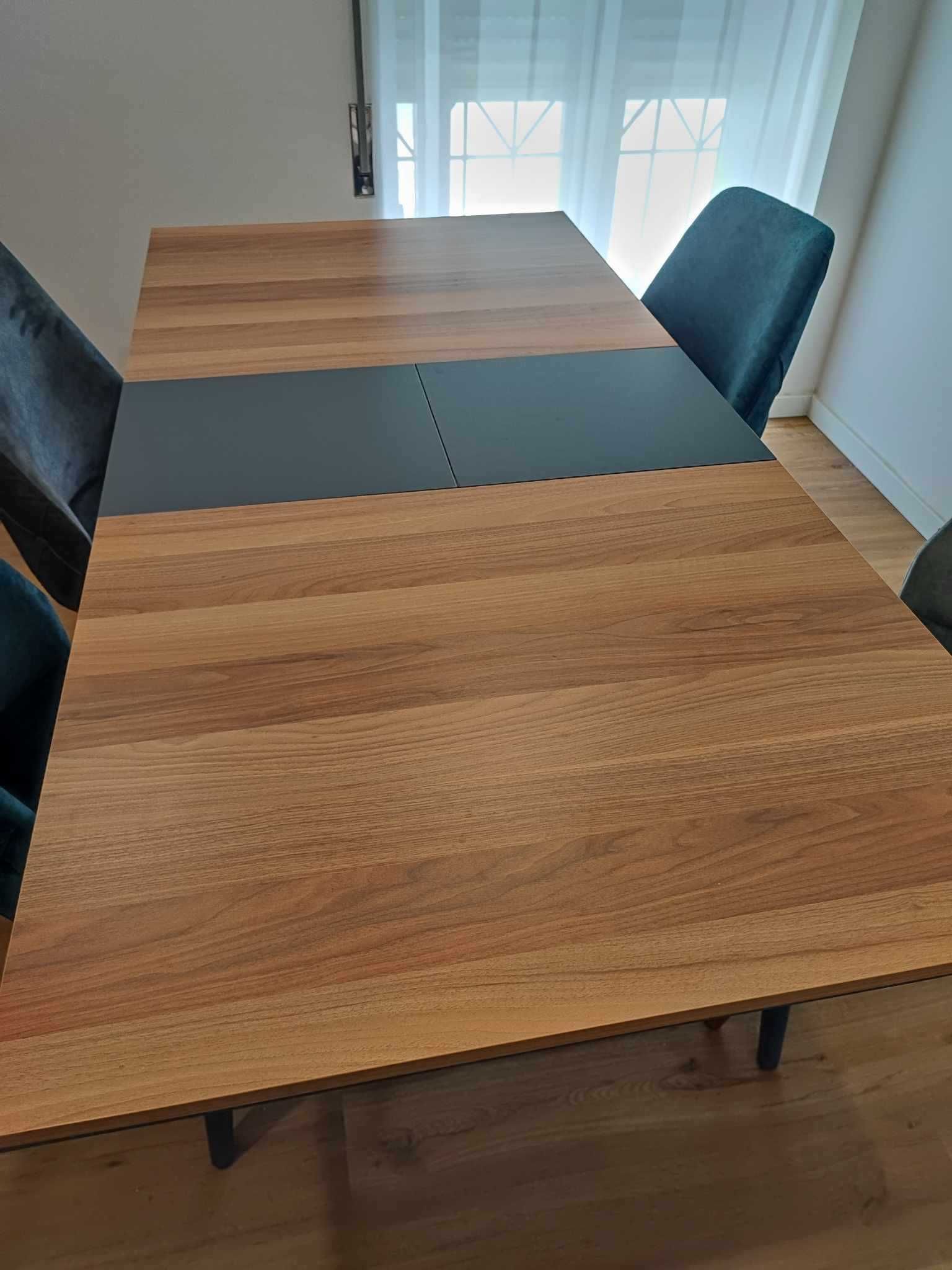 Mesa de jantar extensível