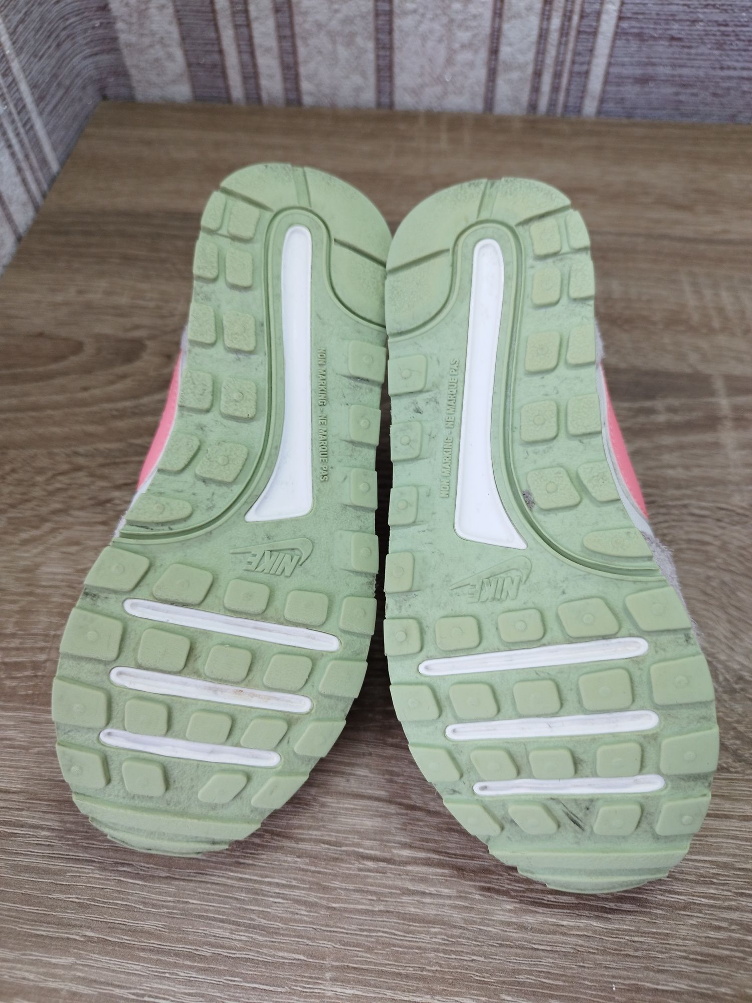 Nike детские оригинальные кроссовки 28.5
