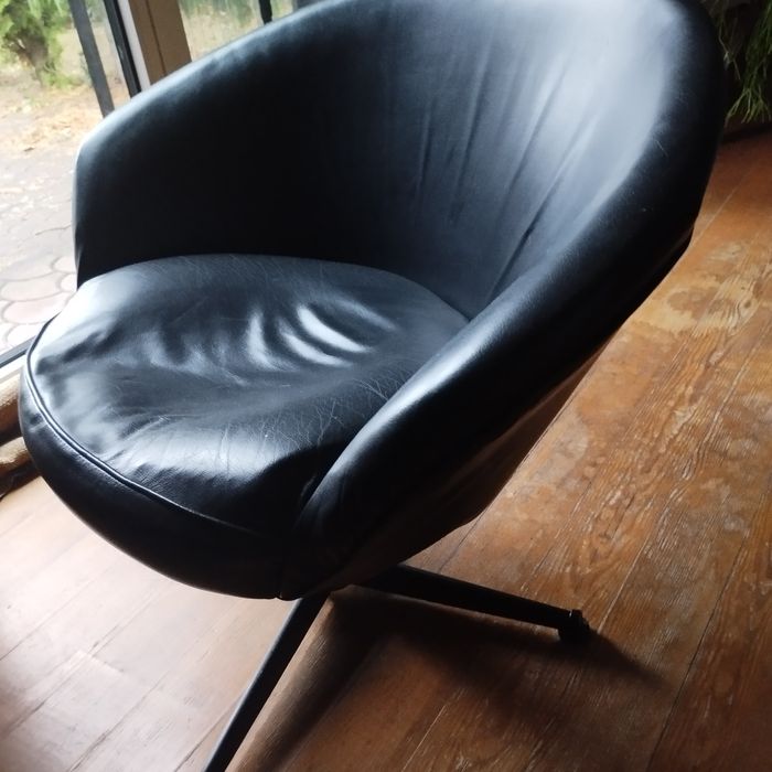 Skóra -Skarb PRL fotel muszelka