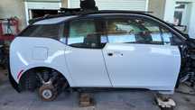 продам двери BMW i3 2014-2022