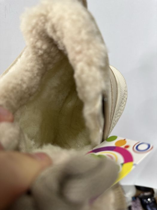 Дитячі черевики зимові на овчині 32-37, світлі ботинки зимні, стильні