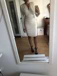 Sukienka dopasowana swing fashion nude r 34