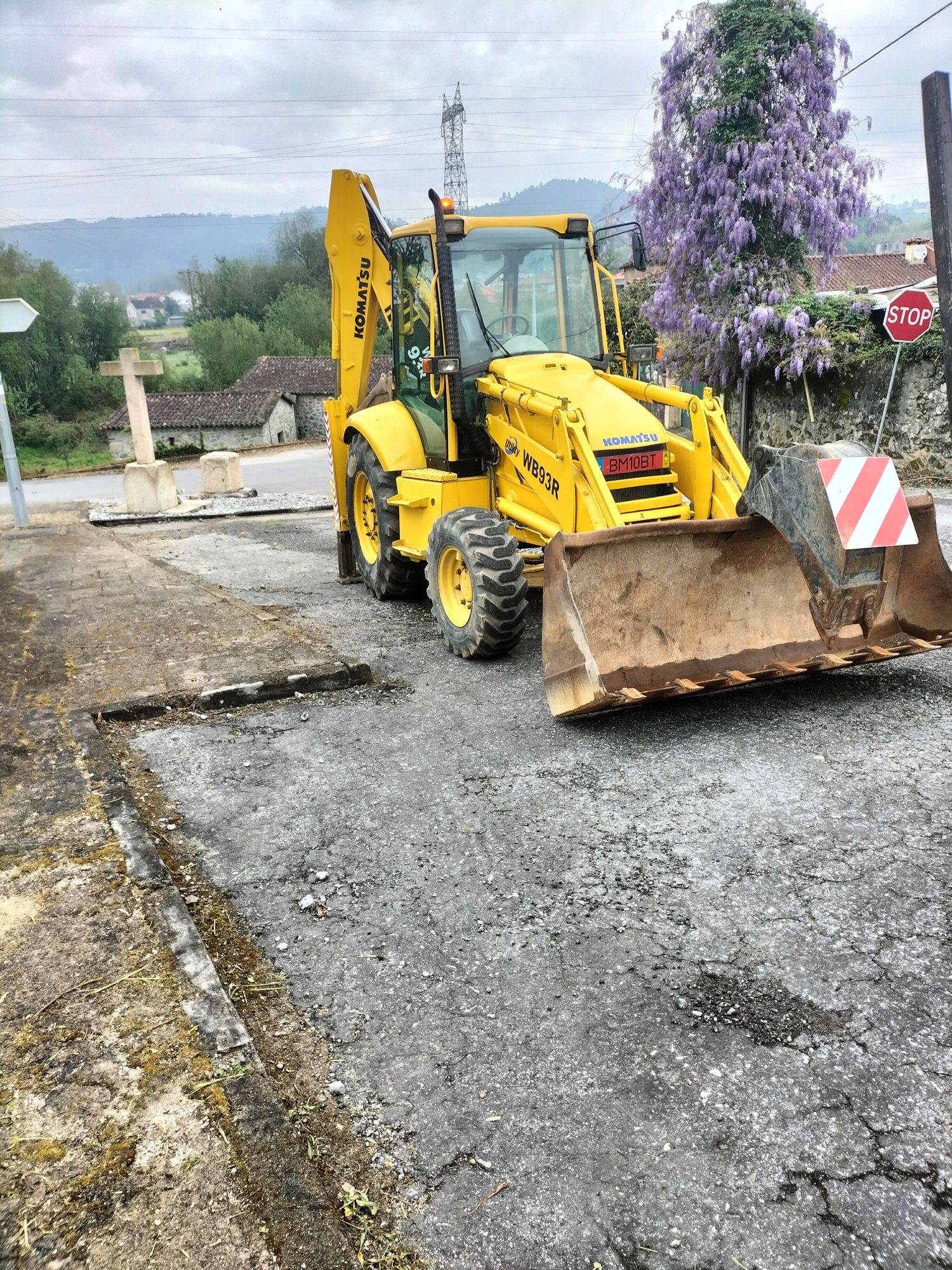 Retroescavadora Komatsu wb93 R2
