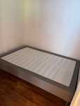 Estrutura de cama IKEA