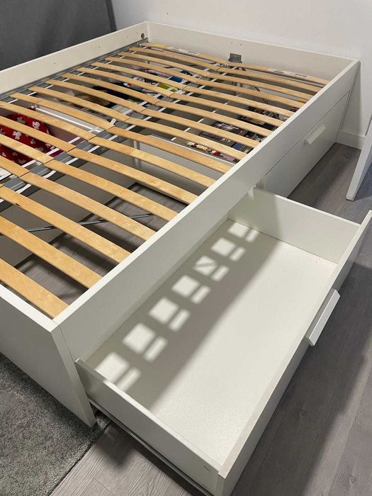 CAMA CASAL 200x140 cm, 4 gavetões,  estrado de ripas, bom estado