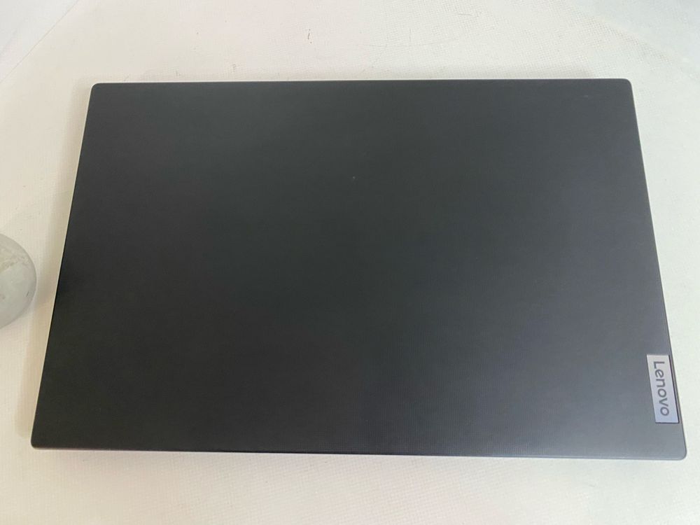 Lenovo V15 G2 ALC (Ryzen 7 5700u/Radeon RX Vega 8/ 12Gb/256Gb/IPS FHD)