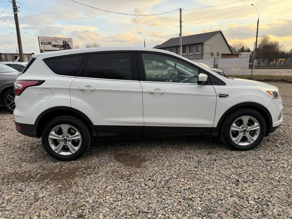 Форд ескейп 2016 рік