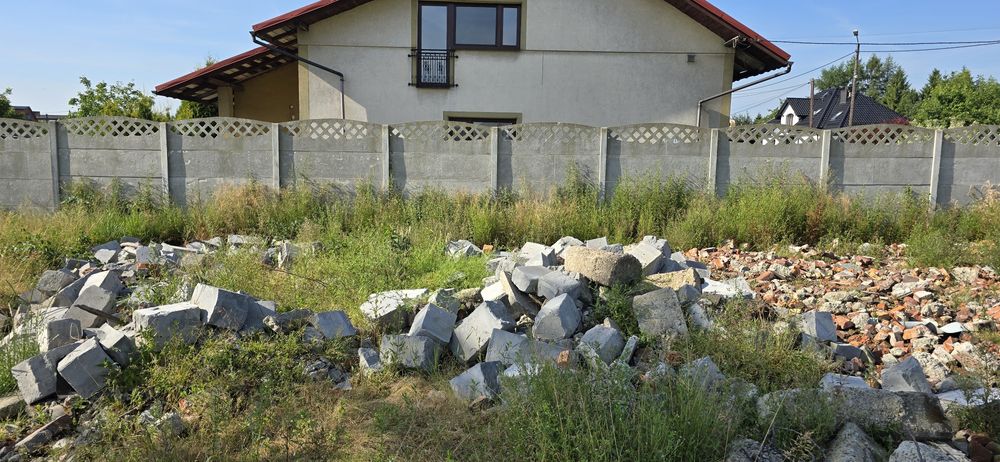 Gruz z rozbiórki budynku
