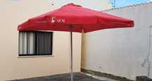 Chapéu de esplanada com 3 metros diâmetro vermelho
