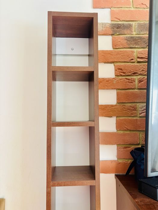 Sprzedam robiony na wymiar regał - słupek na plyty CD i DVD