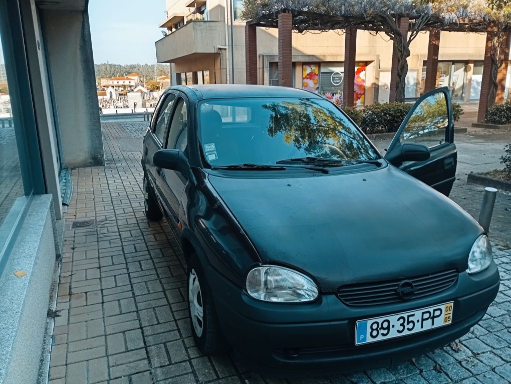 Opel Corsa 1.2   ano 2.000