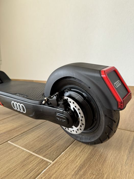 Trotinete e-scooter Audi by Egret