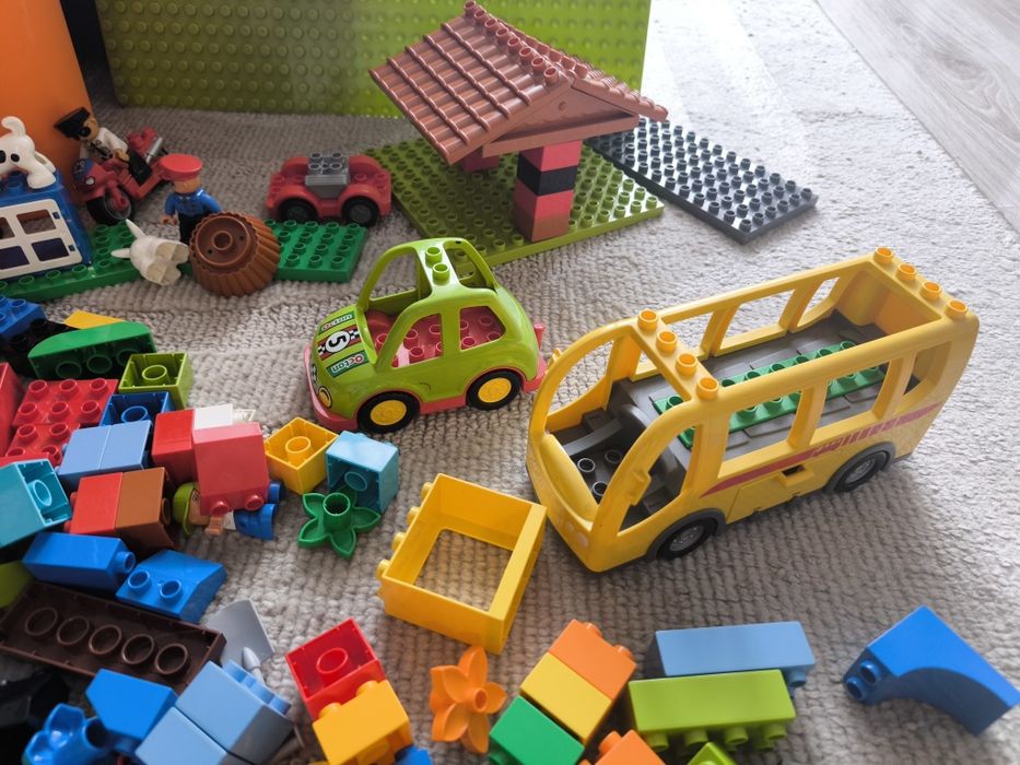 Duplo zestaw klocków, płyty konstrukcyjne, autobus, autka,ludziki