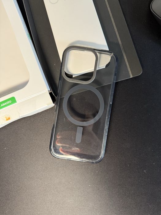 Чехлы AMAZINGthing  Pitaka Apple Benks Spigen Cyrill Kajuk новые