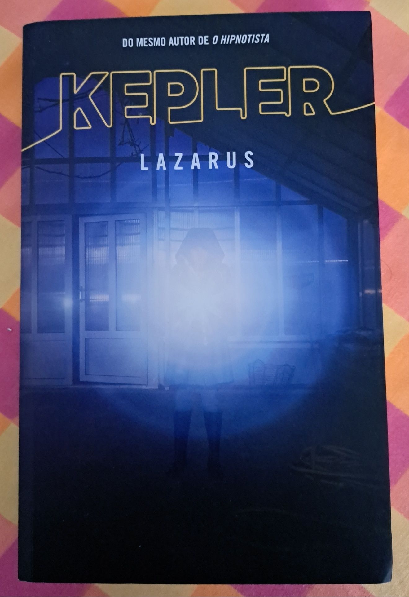 Lazarus,livro como novo