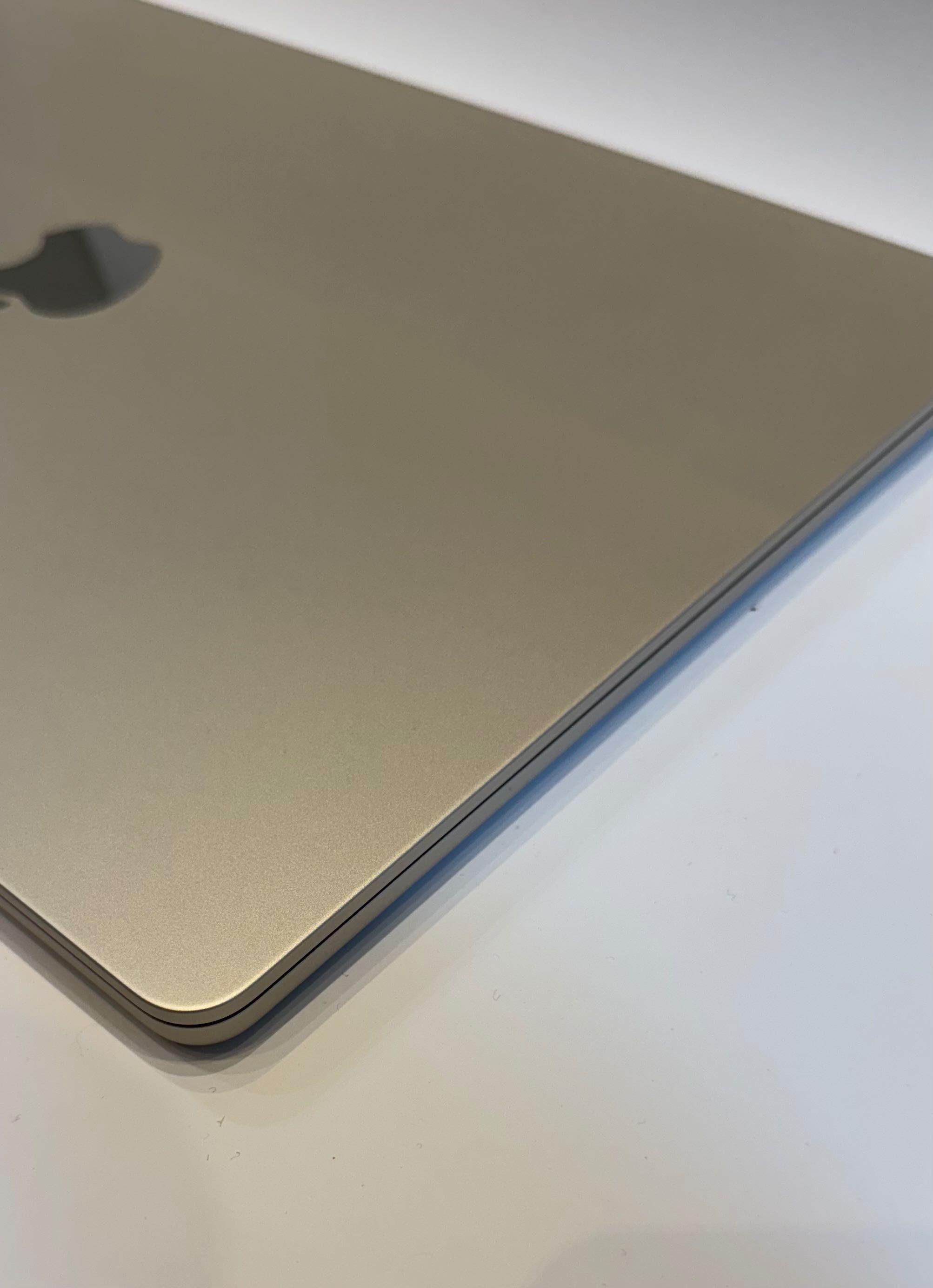Apple MacBook Air 15 M3 24GB 1TB
